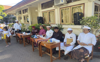 Upacara Mencaru di SD No. 6 Benoa: Memperkuat Rasa Syukur dan Pelestarian Budaya